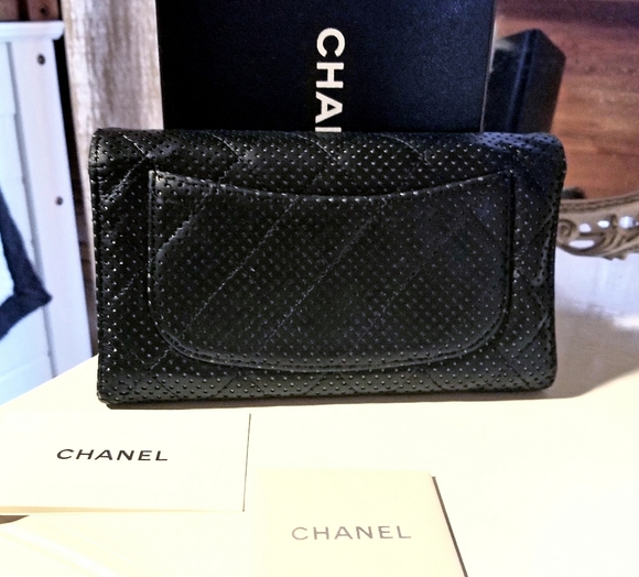 SOLD Chanel Maltesse Long Wallet - Picture 4 of 8
